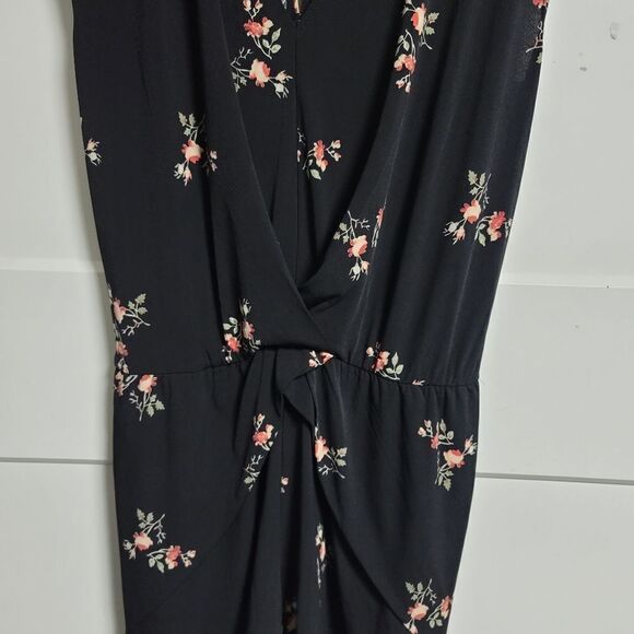 Bcbgeneration fainting flowers overlapping romper - Picture 4 of 11